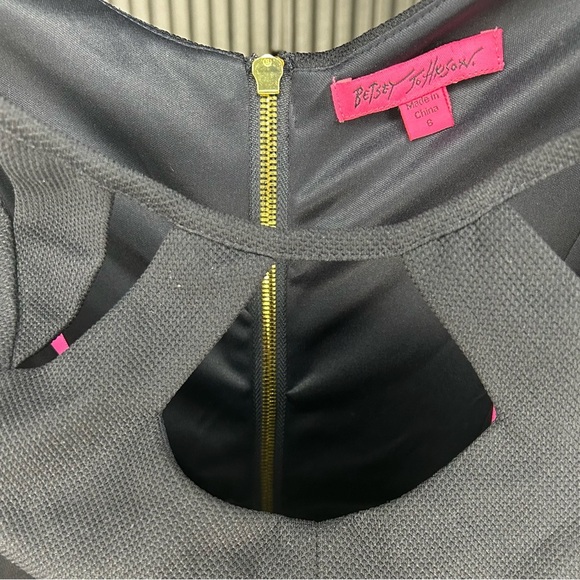 Women’s Betsy Johnson 100% Polyester Blue Illusion Midi Pouf  Sleeveless Dress 6 - Picture 3 of 4